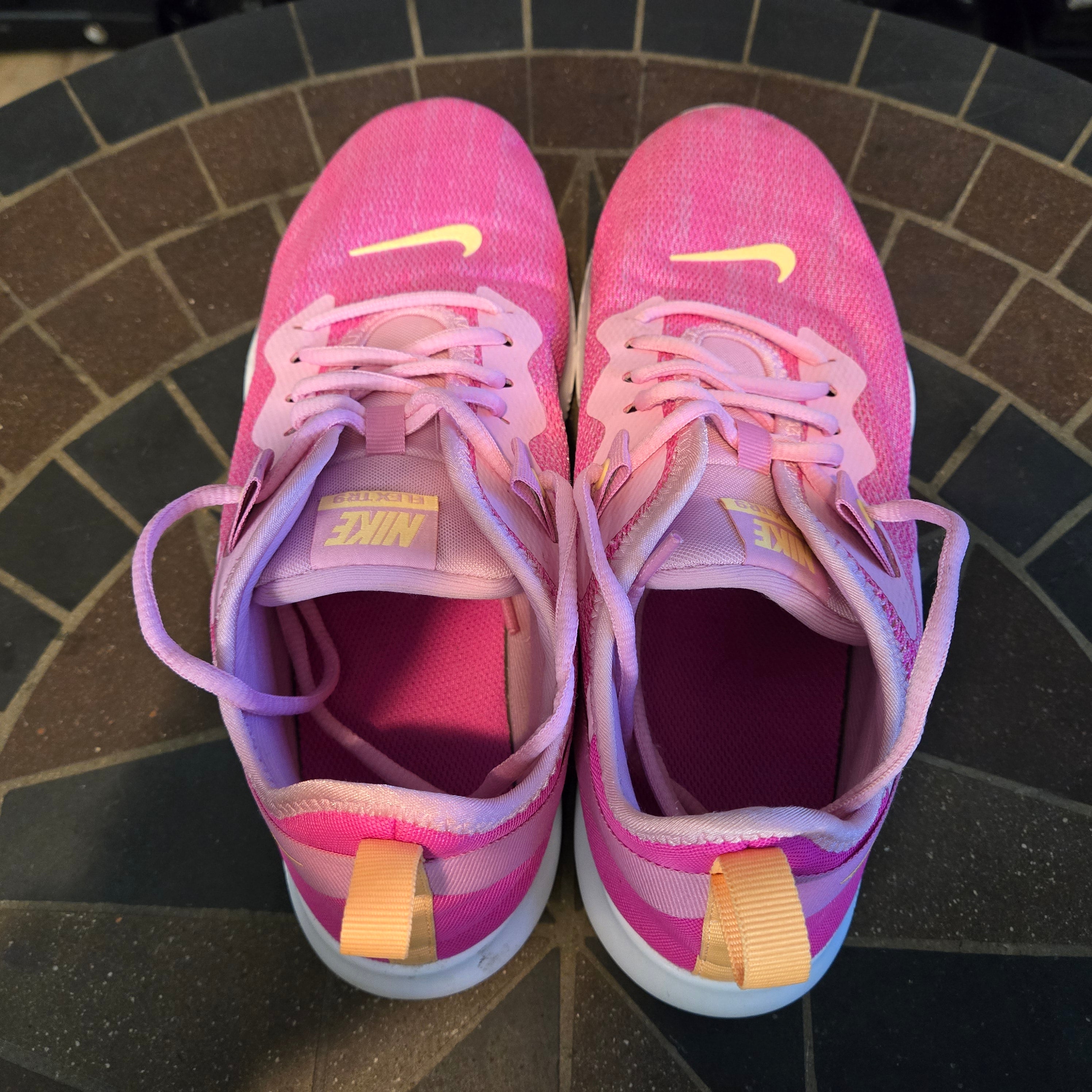 Women’s Size 10.5 Nike Flex Trainer Womens Training Shoes Pink AQ7491-600