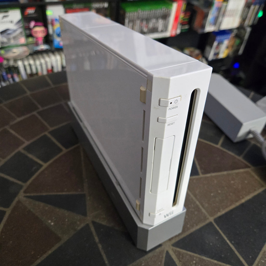 Nintendo Wii Console White, Cords, Controller & Nunchuk Cleaned, Tested & Reset!