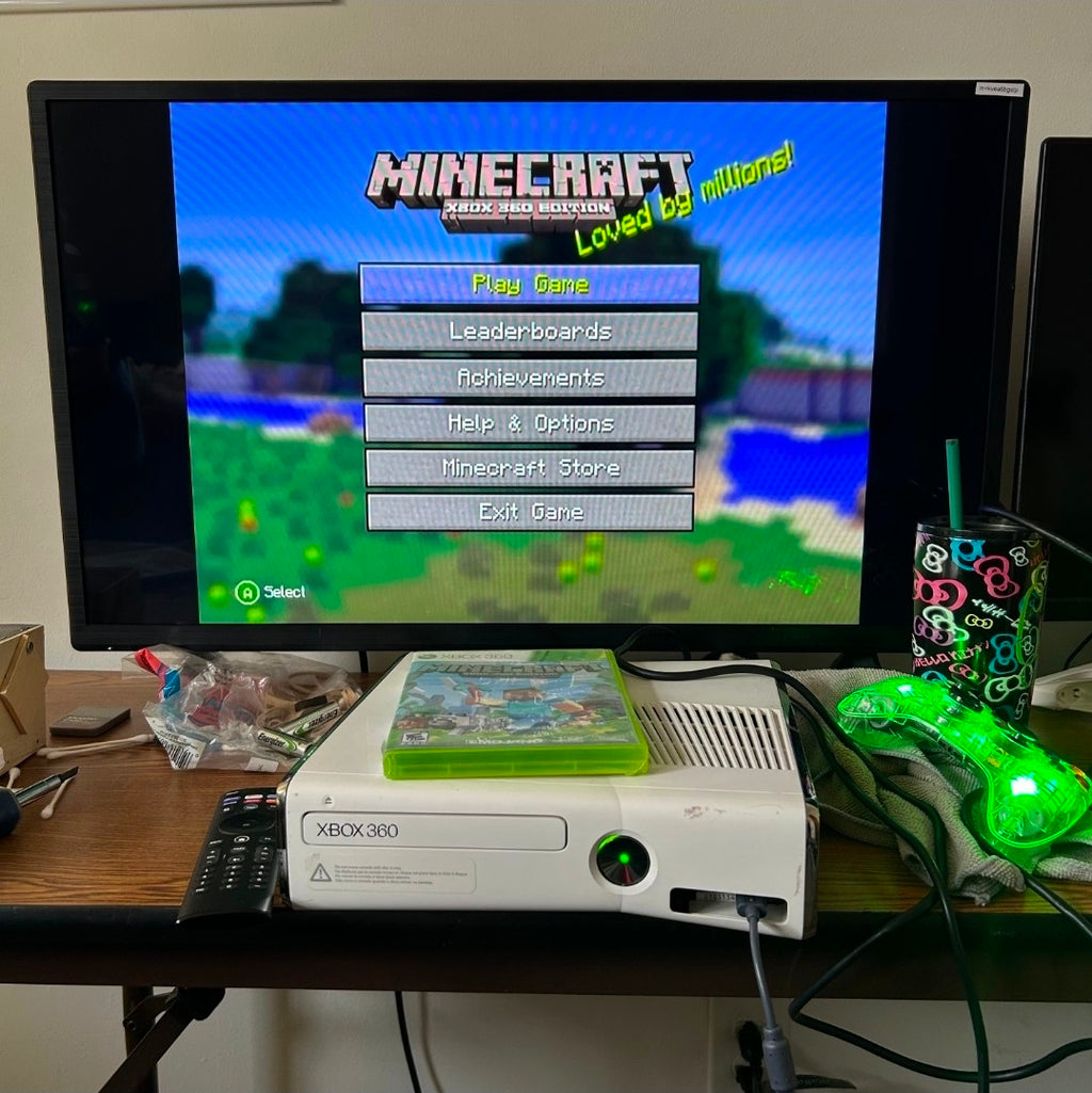 Xbox 360 Slim Special Edition White 4GB Console, Controller & Cords TESTED RESET