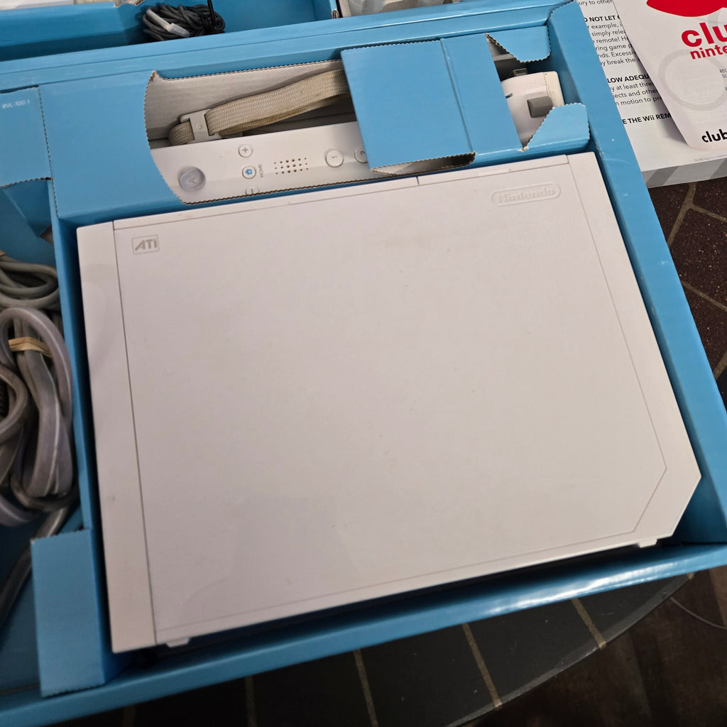 RARE Nintendo Wii Console Sports & Resort Special Value Edition Bundle in Box!