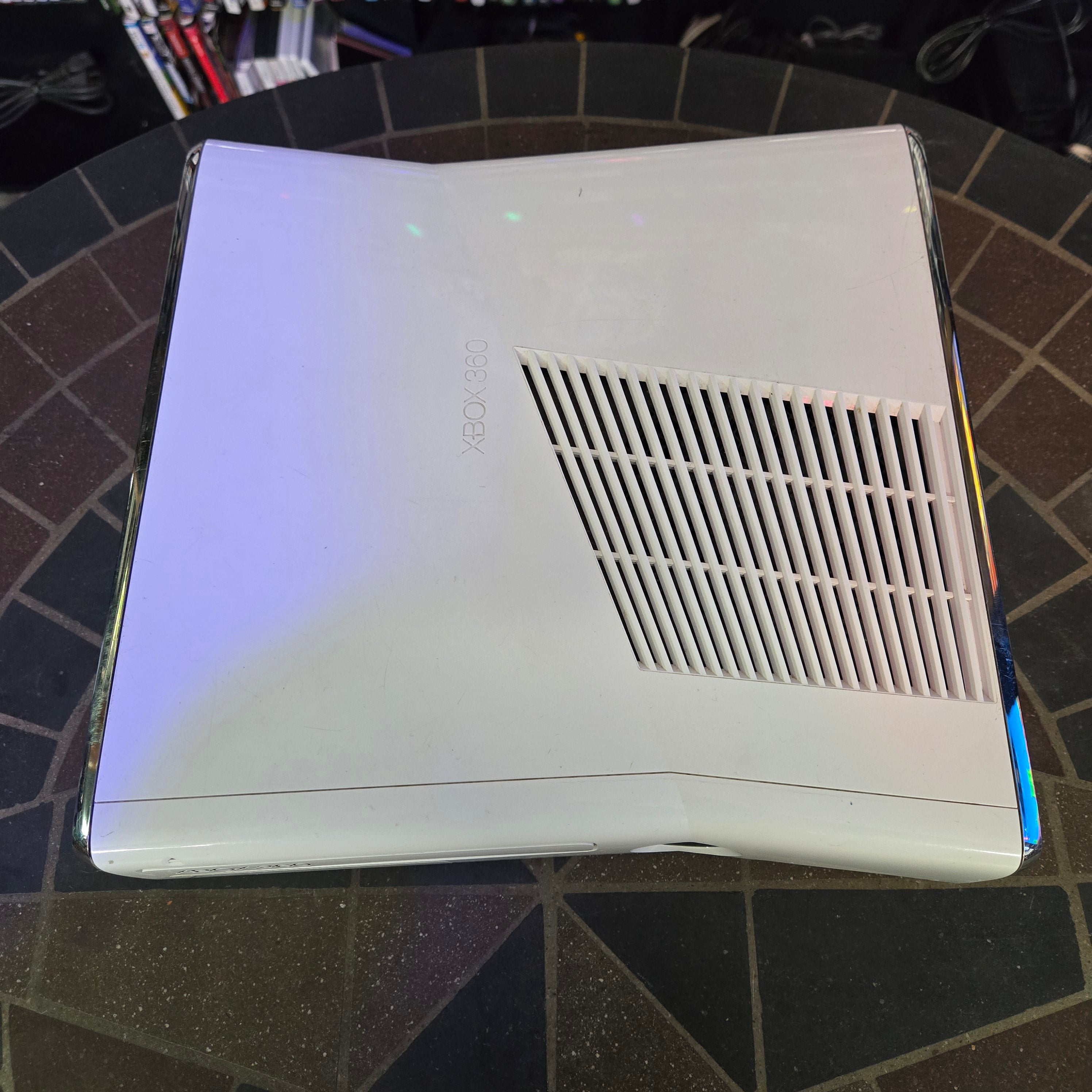 Xbox 360 Slim Special Edition White 4GB Console, Controller & Cords TESTED RESET