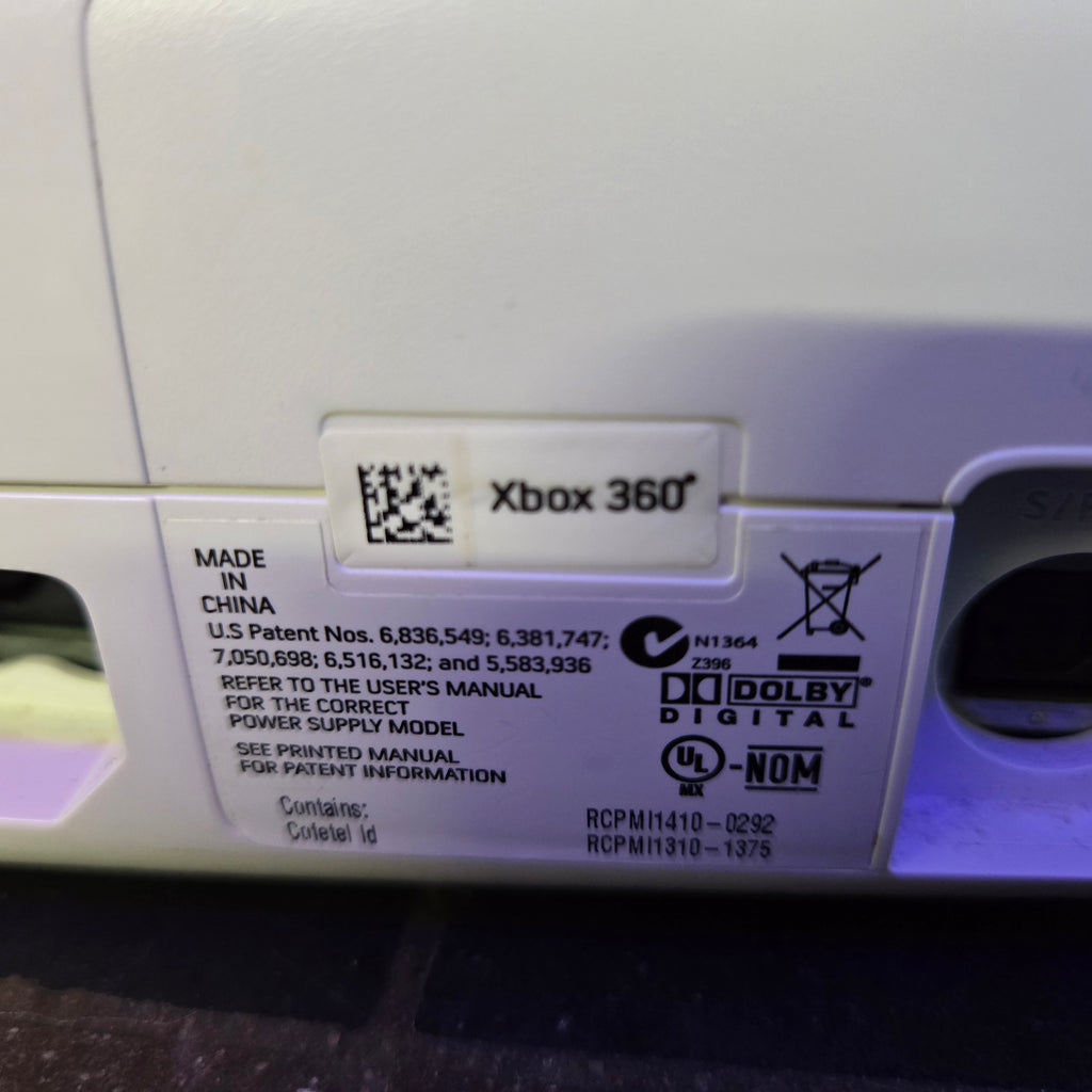 Xbox 360 Slim Special Edition White 4GB Console, Controller & Cords TESTED RESET