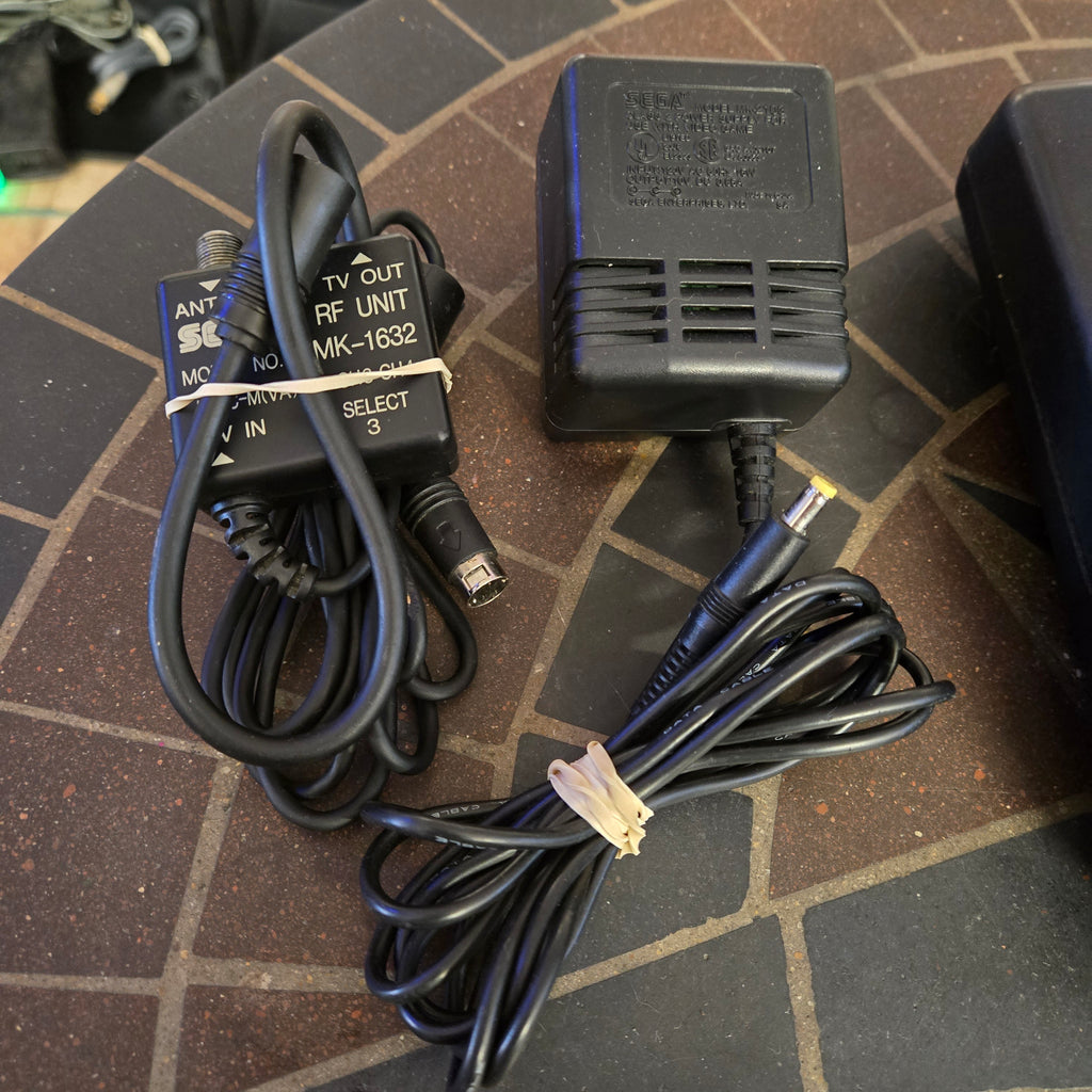 Sega MK-1631 Genesis Model 2 Console/System, 6-Button Controller & Cords TESTED