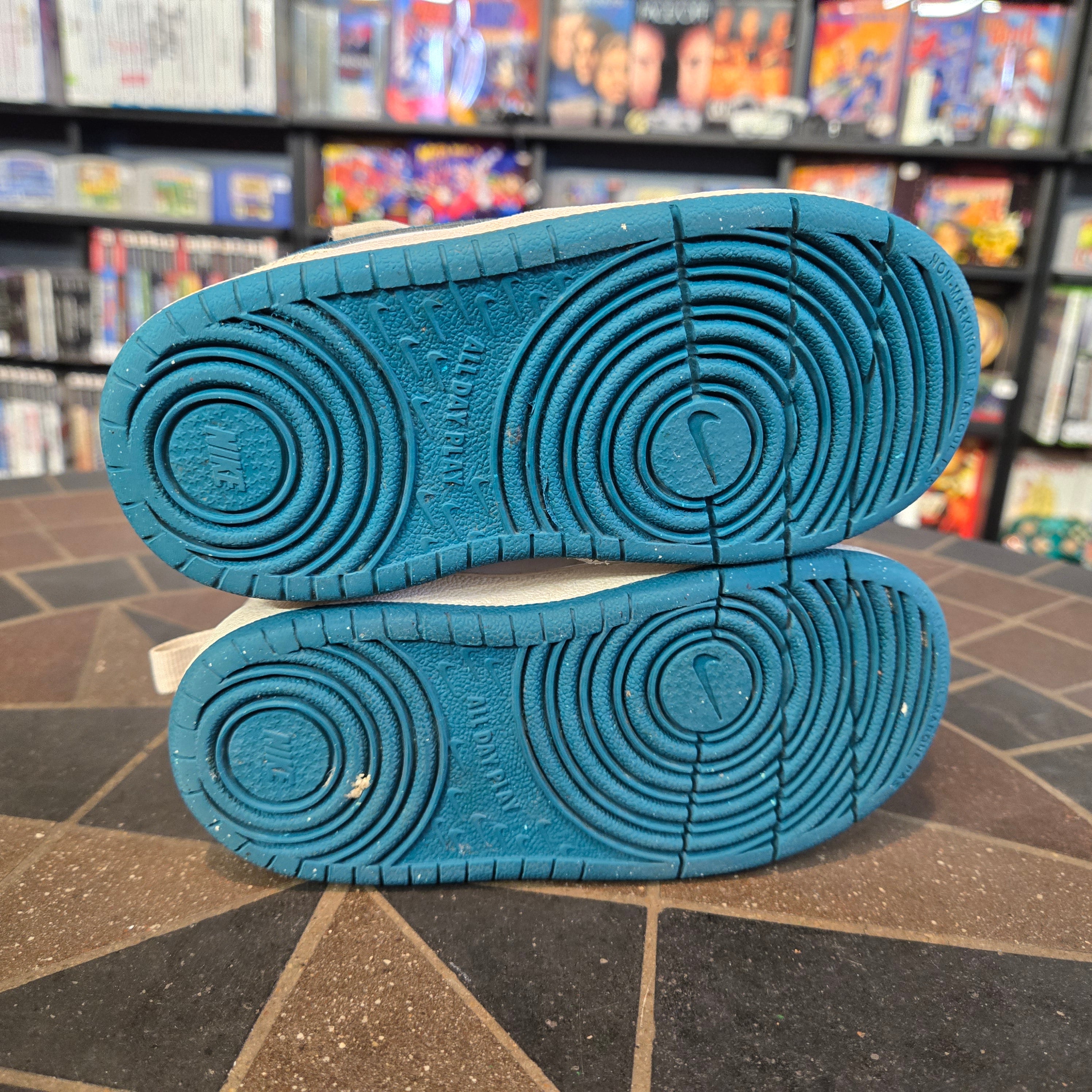 Kids Nike Court Borough Low 2 GS Size 8C White Teal BQ5453-017 Good Shape