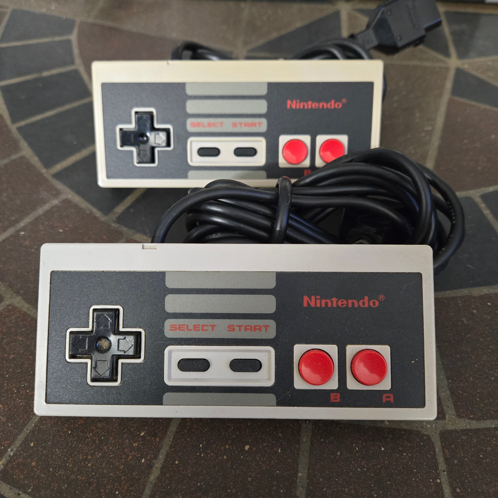 Nintendo NES System/Console, Controllers, Zapper & Mario/Duck Hunt - NEW 72-PIN!