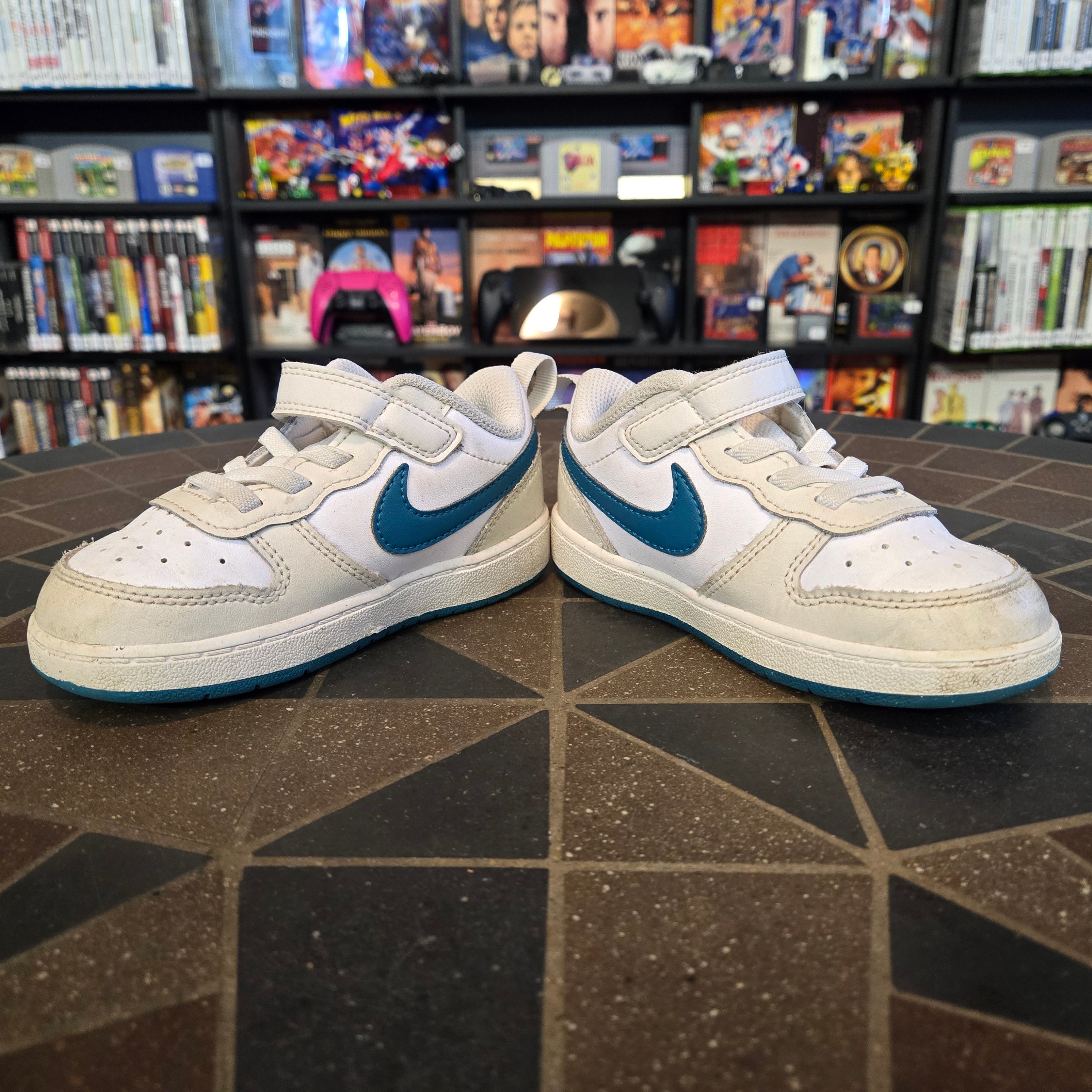 Kids Nike Court Borough Low 2 GS Size 8C White Teal BQ5453-017 Good Shape