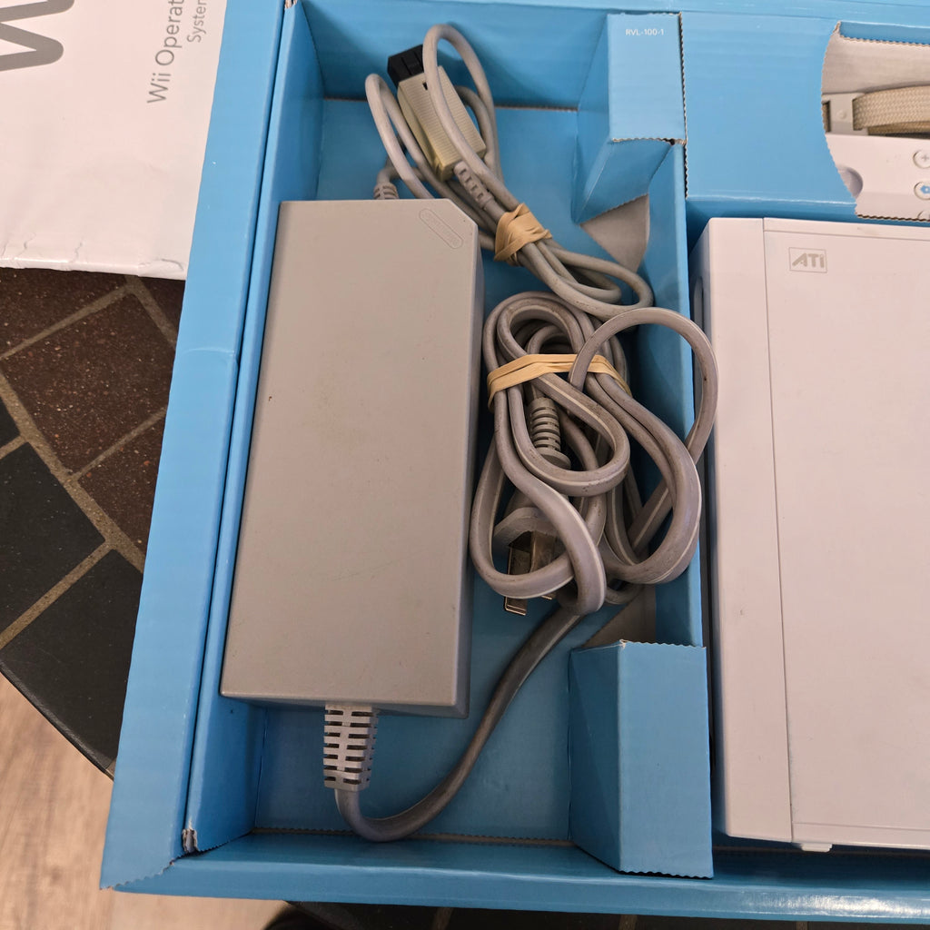 RARE Nintendo Wii Console Sports & Resort Special Value Edition Bundle in Box!